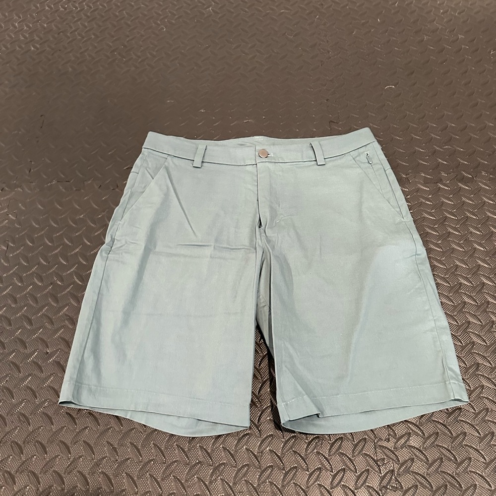 Lululemon Commission Short Chino